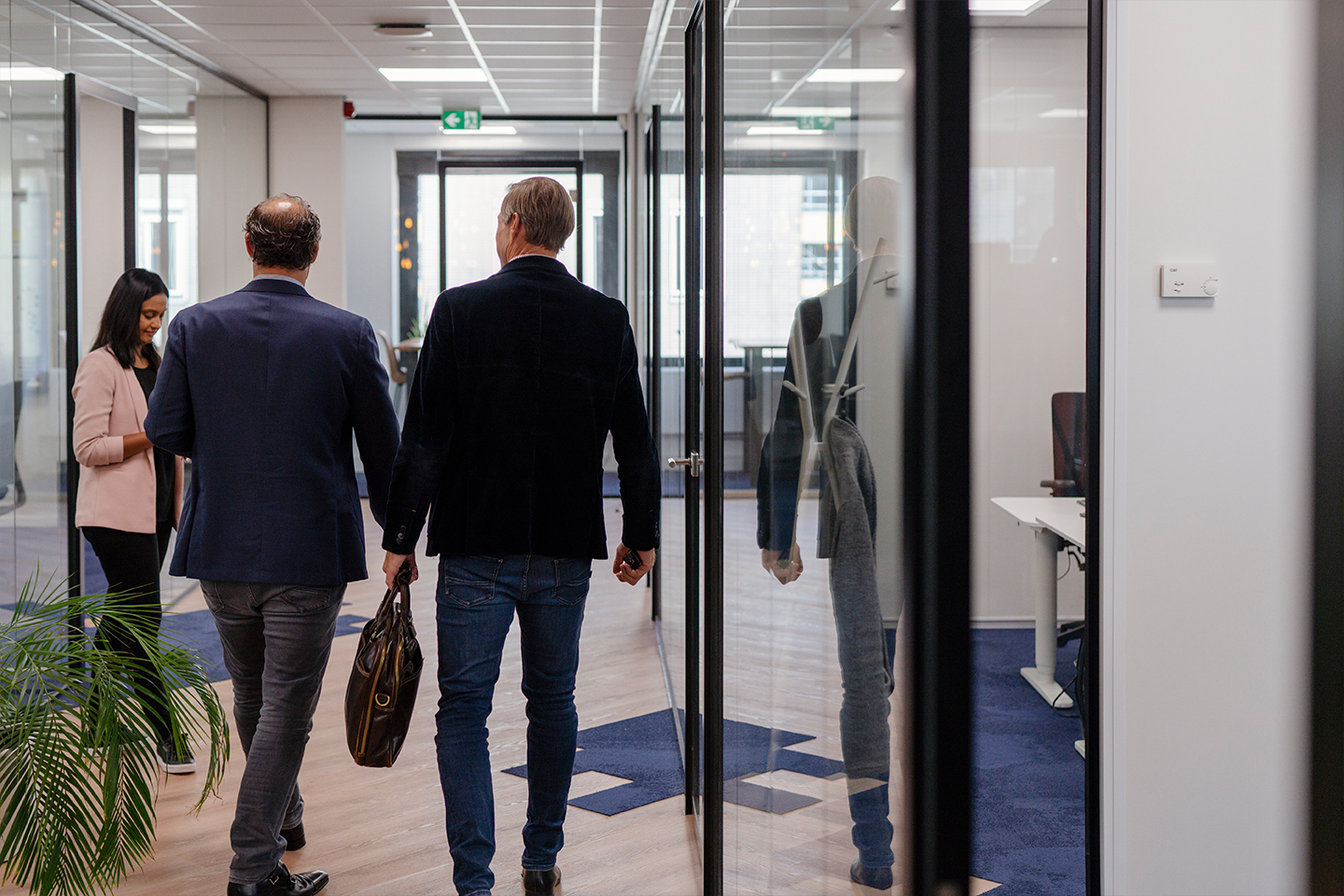 Virtual Vaults - office hallway
