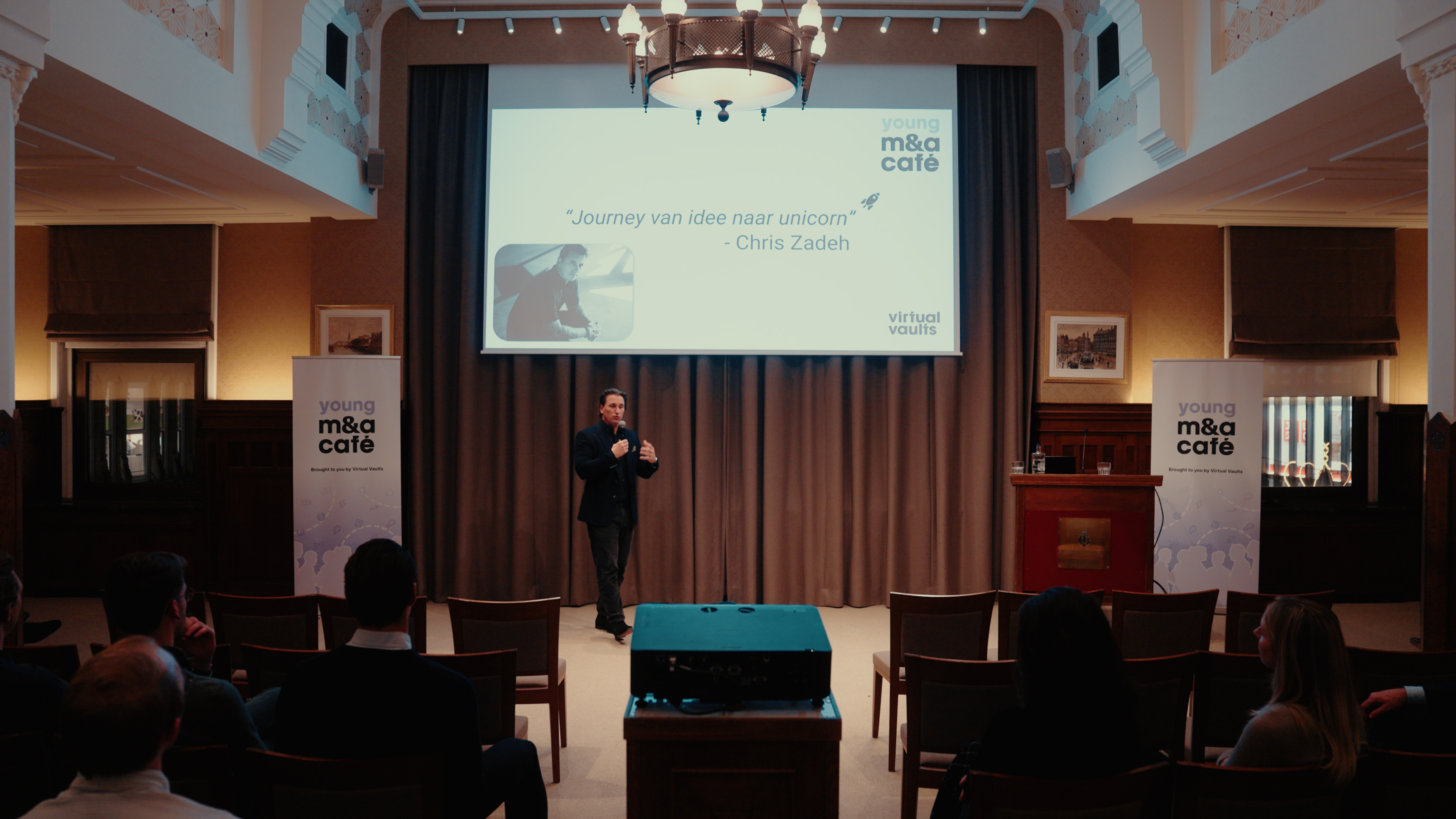 M&A Cafe 4K PICS.00 00 33 02.Still007