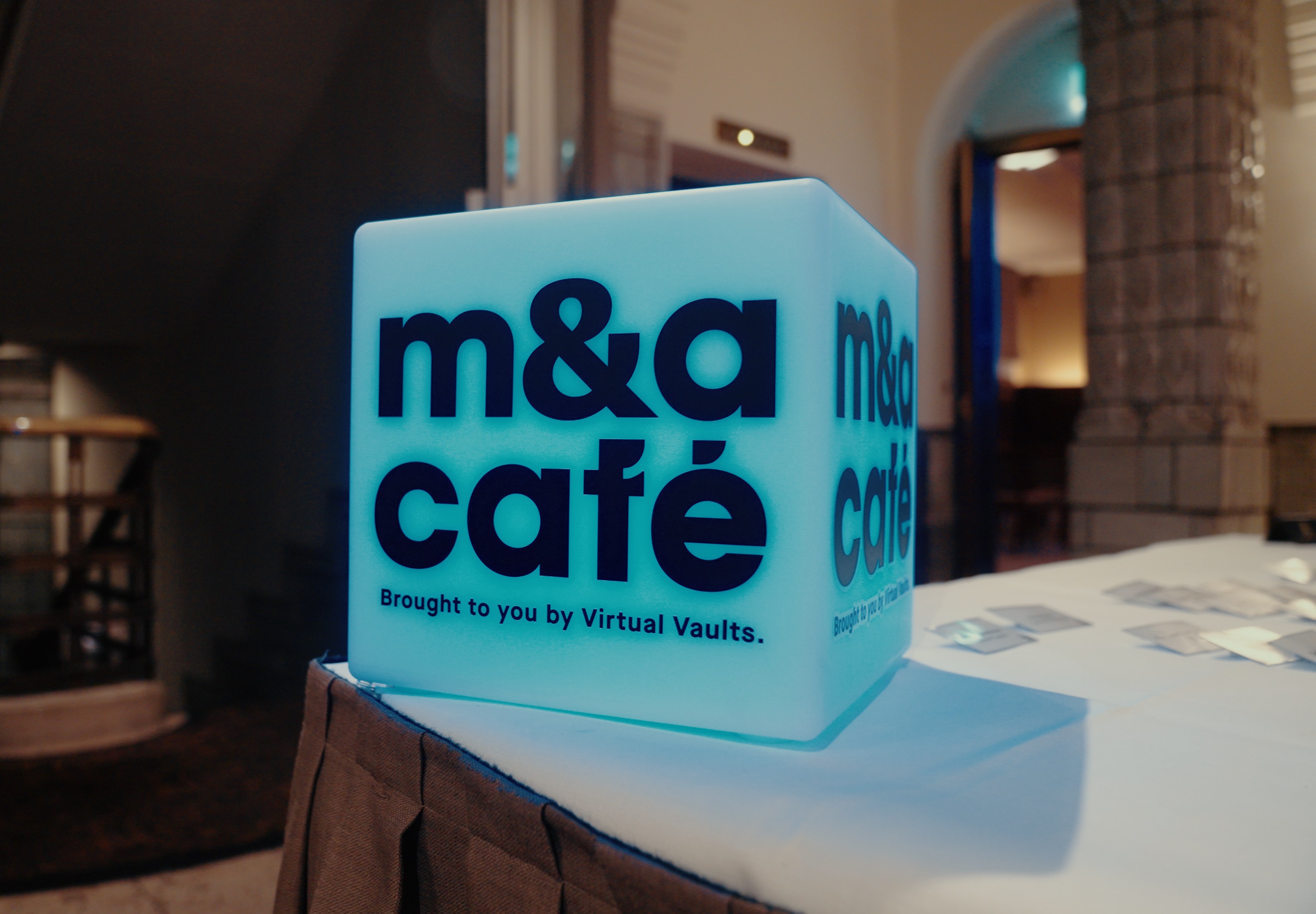 Square M&A Cafe 4K PICS.00 00 09 22.Still003